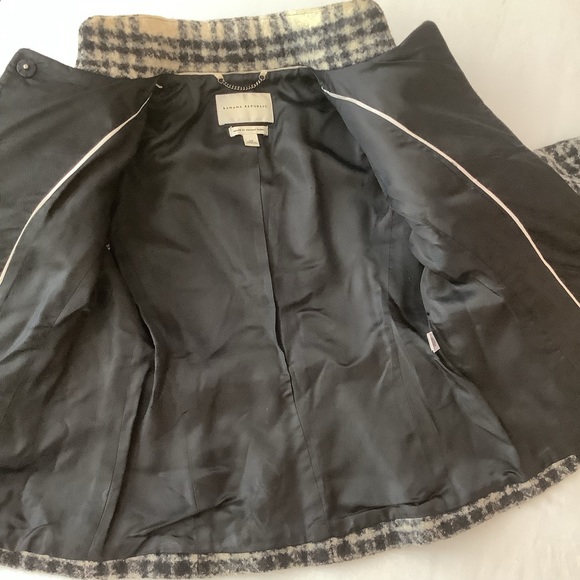 Authentic Banana Republic Wool Coat - Picture 5 of 10